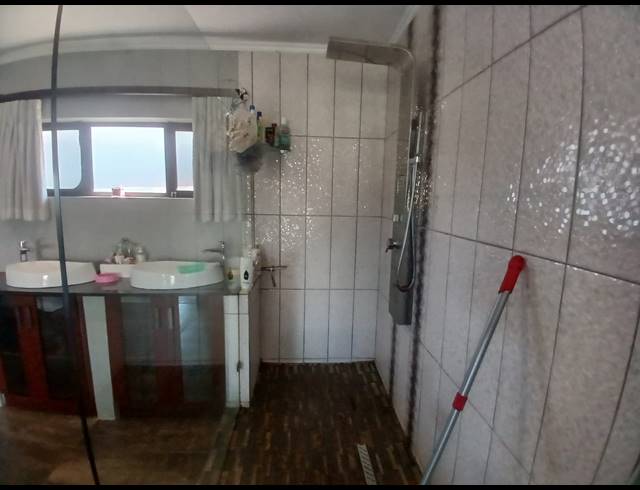 2 BEDROOM HOUSE TO LET IN WATERFALL